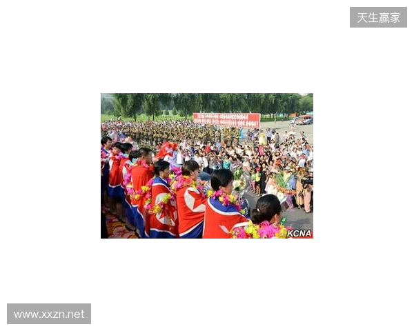 夺得湘超冠军!永州队球员乘坐花车回城,市民夹道欢迎 夺得湘超冠军!永州队球员乘坐花车回城,市民夹道欢迎
