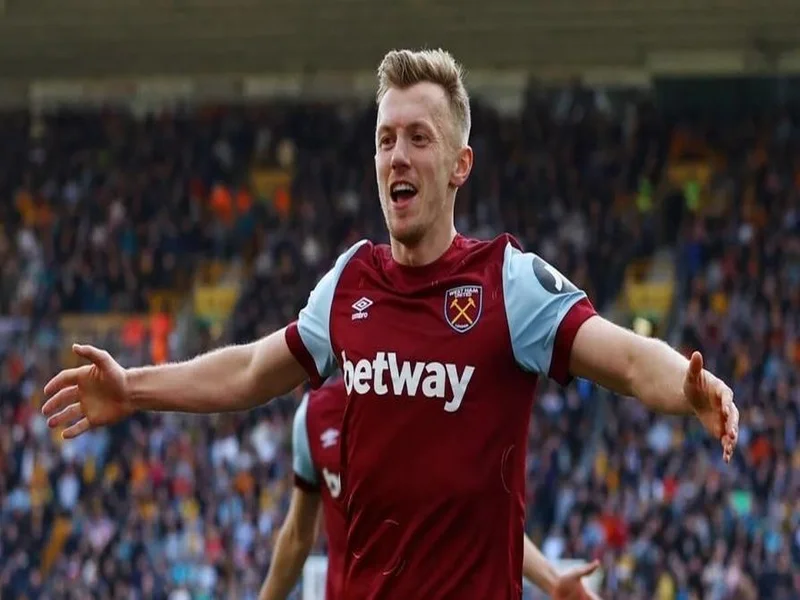 伯恩利有意西汉姆联中场沃德-普劳斯,球员近期遭冷遇